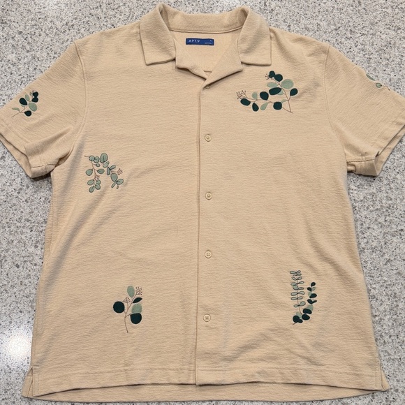 Apt. 9 Other - Men’s Beige Short-Sleeve Button-Down Camp Collar Shirt with Embroidery Large